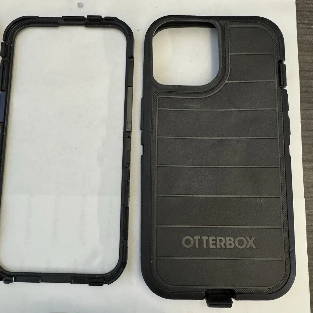 OtterBox Defender Pro Series Case iPhone 16e / iPhone 15 / iPhone 14 / iPhone 13